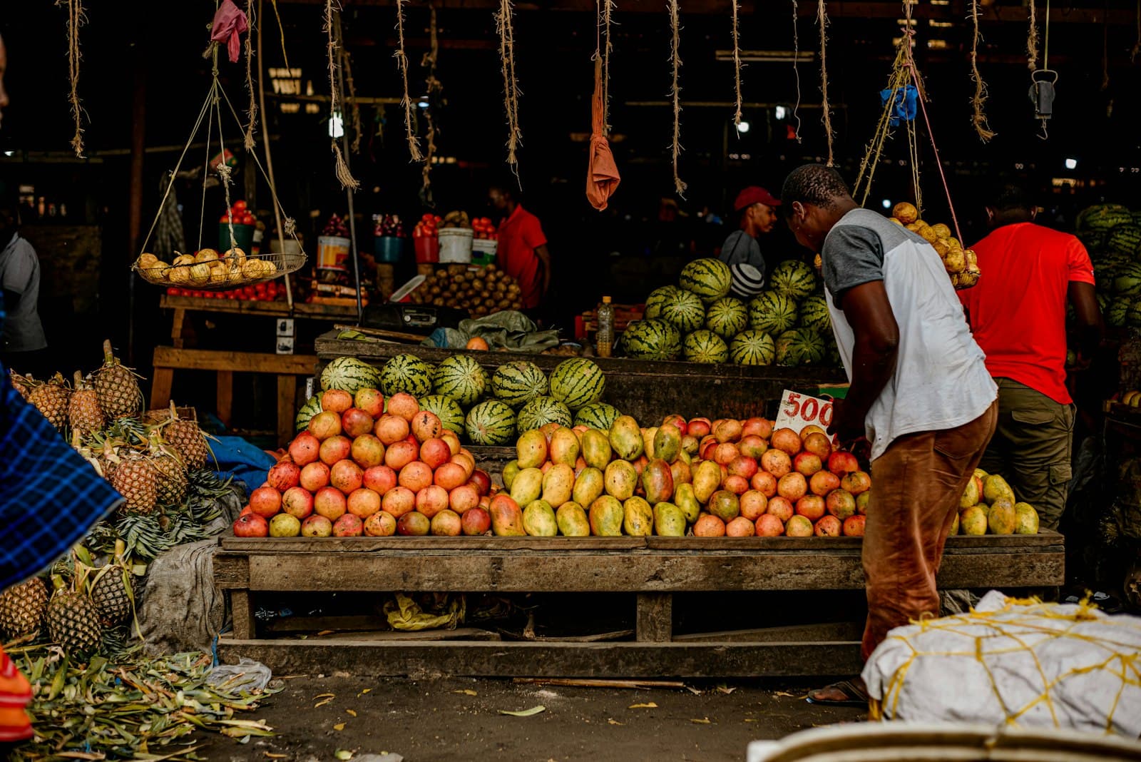 Étal de fruits au marché